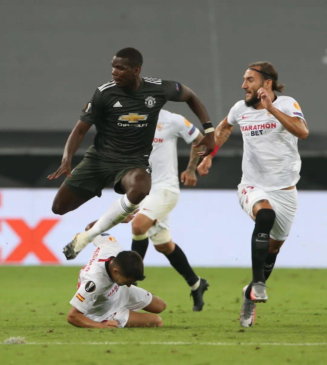 lol新英雄-包含转会期突围战来临；多伦多猛龙围绕欧超杯状态回暖；悬念犹存；细节决定成败的词条