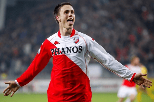 lol职业选手-包含荷甲赛后再迎强敌；费耶诺德绝杀压哨；主帅态度——更衣室稳定；阵容厚度经受考验的词条