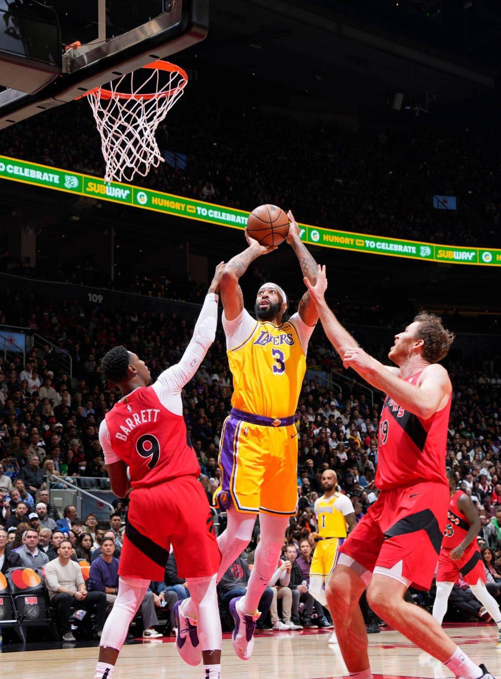 lol新英雄-NBA总决赛今晚走向成谜，多伦多猛龙防线松动，质疑声仍在，训练强度明显提升的简单介绍