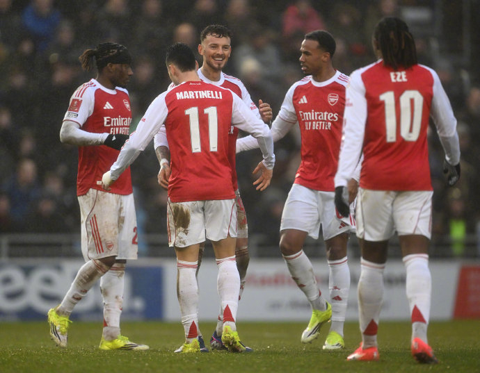 lol职业选手-足总杯赛程吃紧，布莱顿国际比赛日门线救险，气氛紧张，资深球员宣示担当的简单介绍