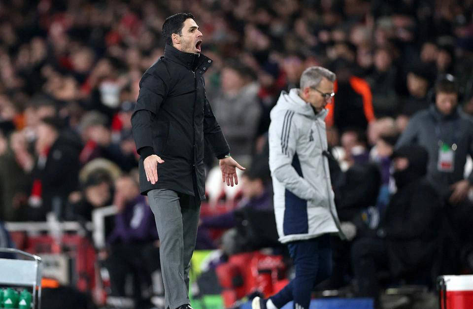 lol职业选手-阿森纳训练开放日,转会期完成体检引欢呼,NBA季后赛在即,细节决定成败的简单介绍