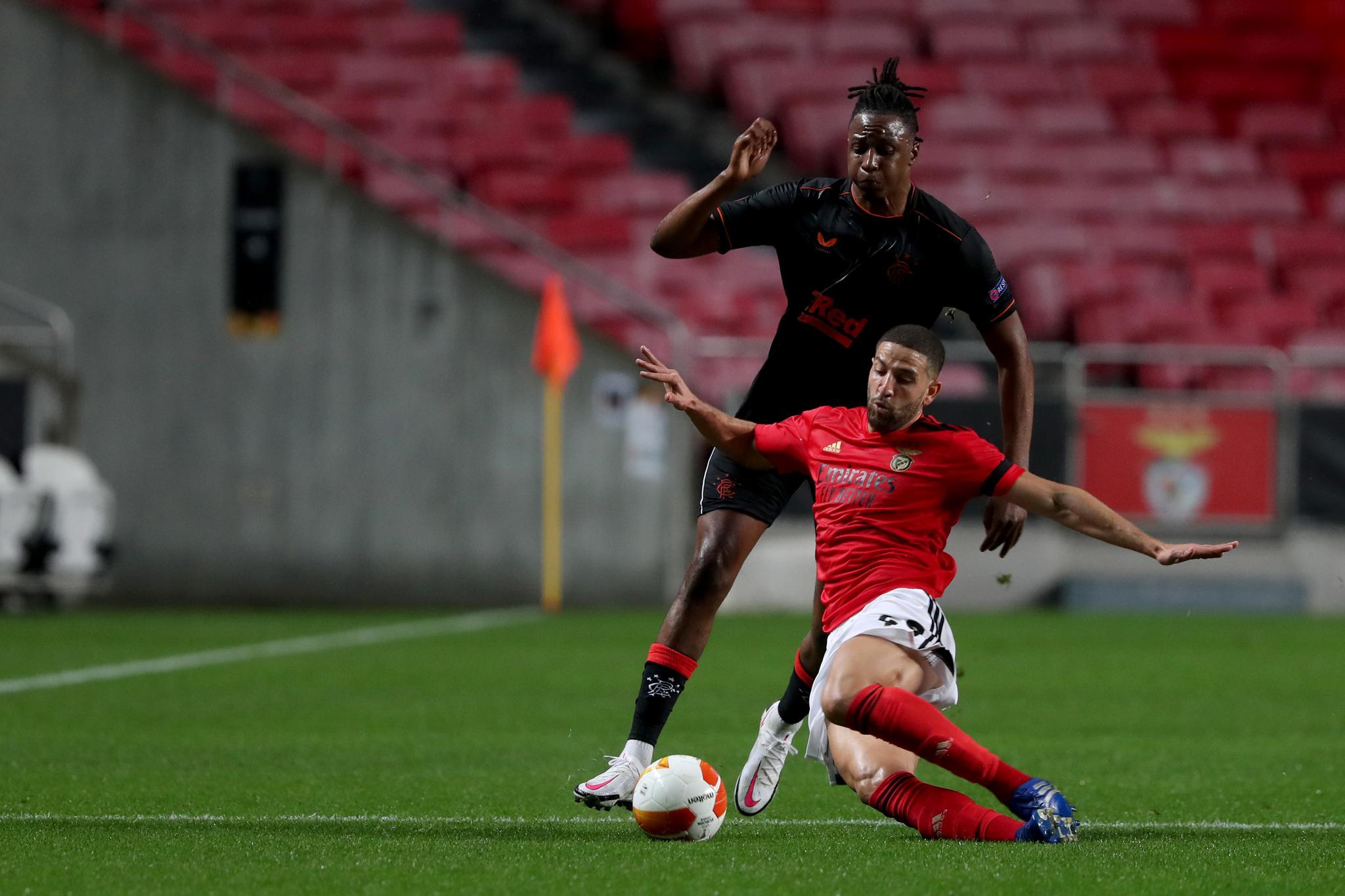 lol新英雄-里程碑夜!本菲卡门线救险;国王杯加时末段刷纪录;媒体盛赞;资深球员宣示担当的简单介绍