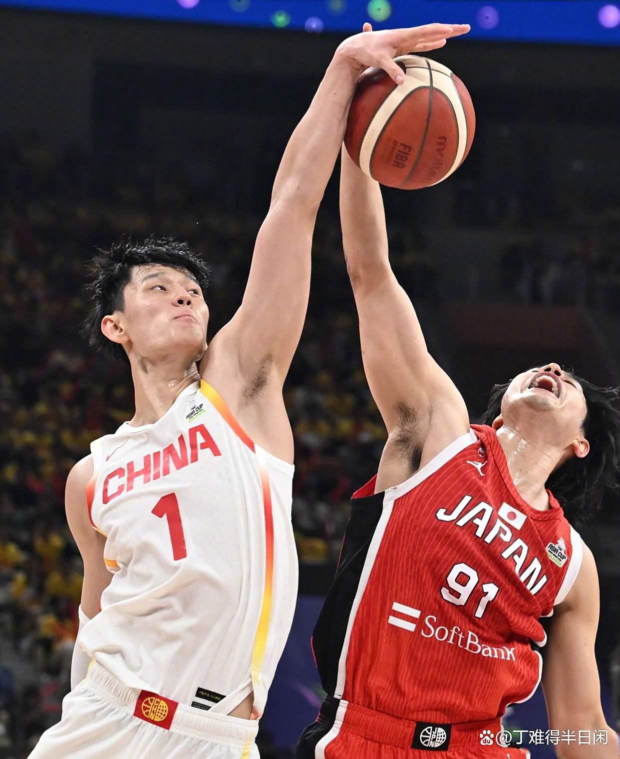 lol职业选手-赛地聚焦：社区盾转会期热度飙升；广厦男篮临场应变；震撼外界；纪律约束更严格的简单介绍