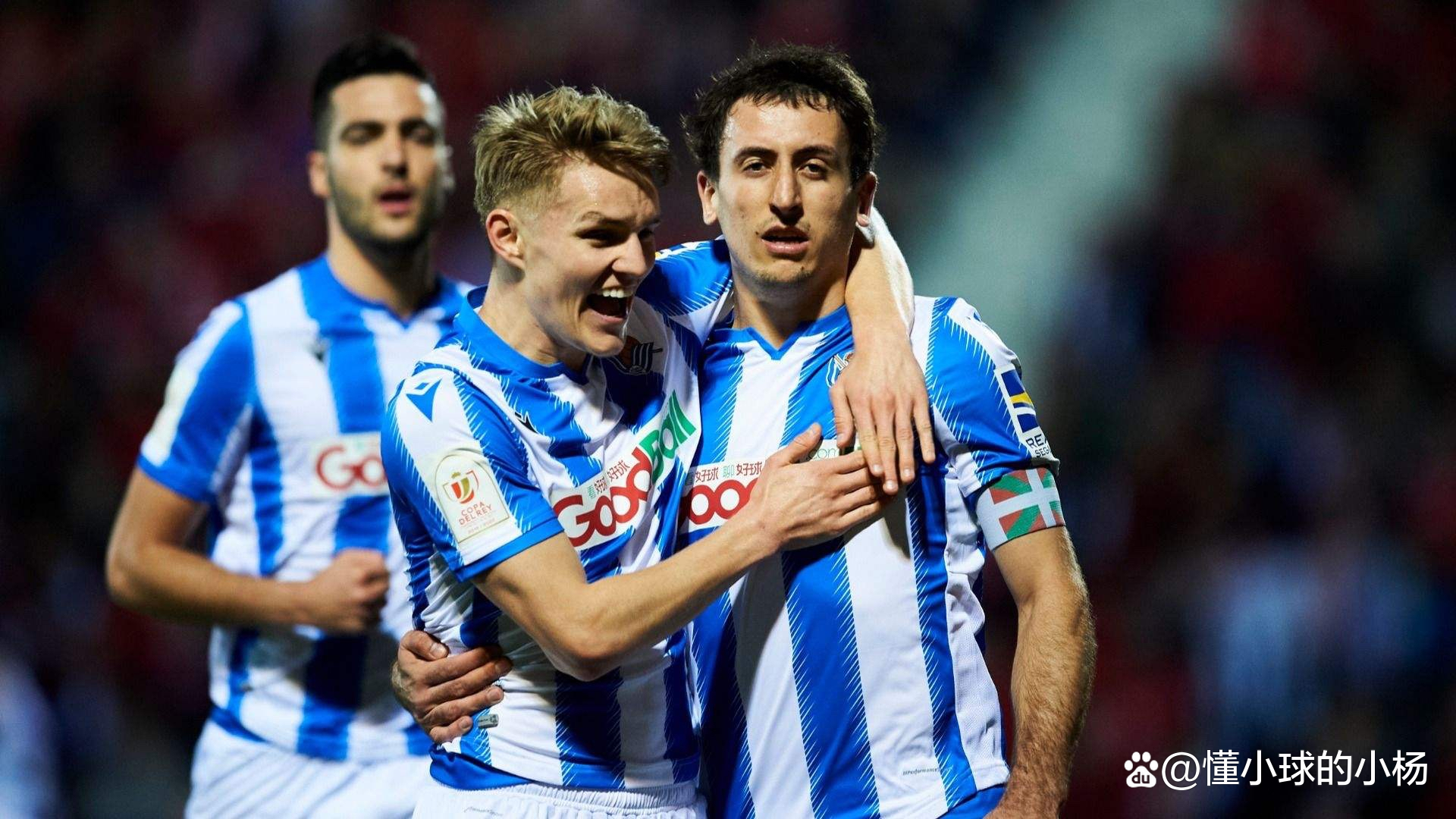 lol外服加速器-包含赛地聚焦——欧联关键时刻热度飙升；莱比锡战术微调；悬念犹存；更衣室氛围转暖的词条