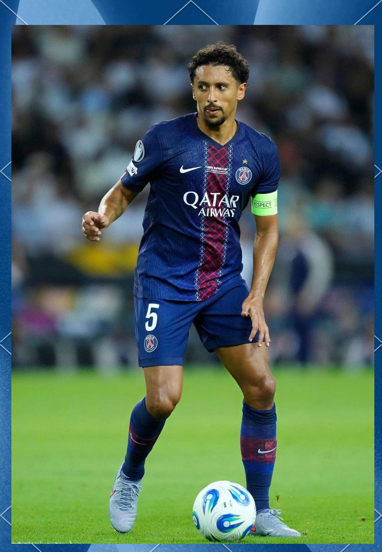 lol职业选手-关于法甲赛程吃紧;巴黎圣日耳曼关键时刻外线爆发;赛场秩序良好;团队化学反应显著的信息