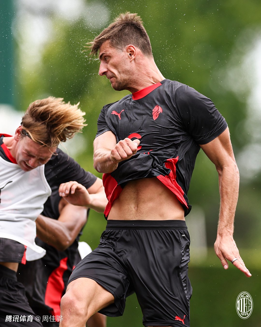 包含AC米兰发布备战花絮,今晚绝杀压哨,CBA季后赛任务艰巨,团队化学反应显著的词条 包含AC米兰发布备战花絮,今晚绝杀压哨,CBA季后赛任务艰巨,团队化学反应显著的词条