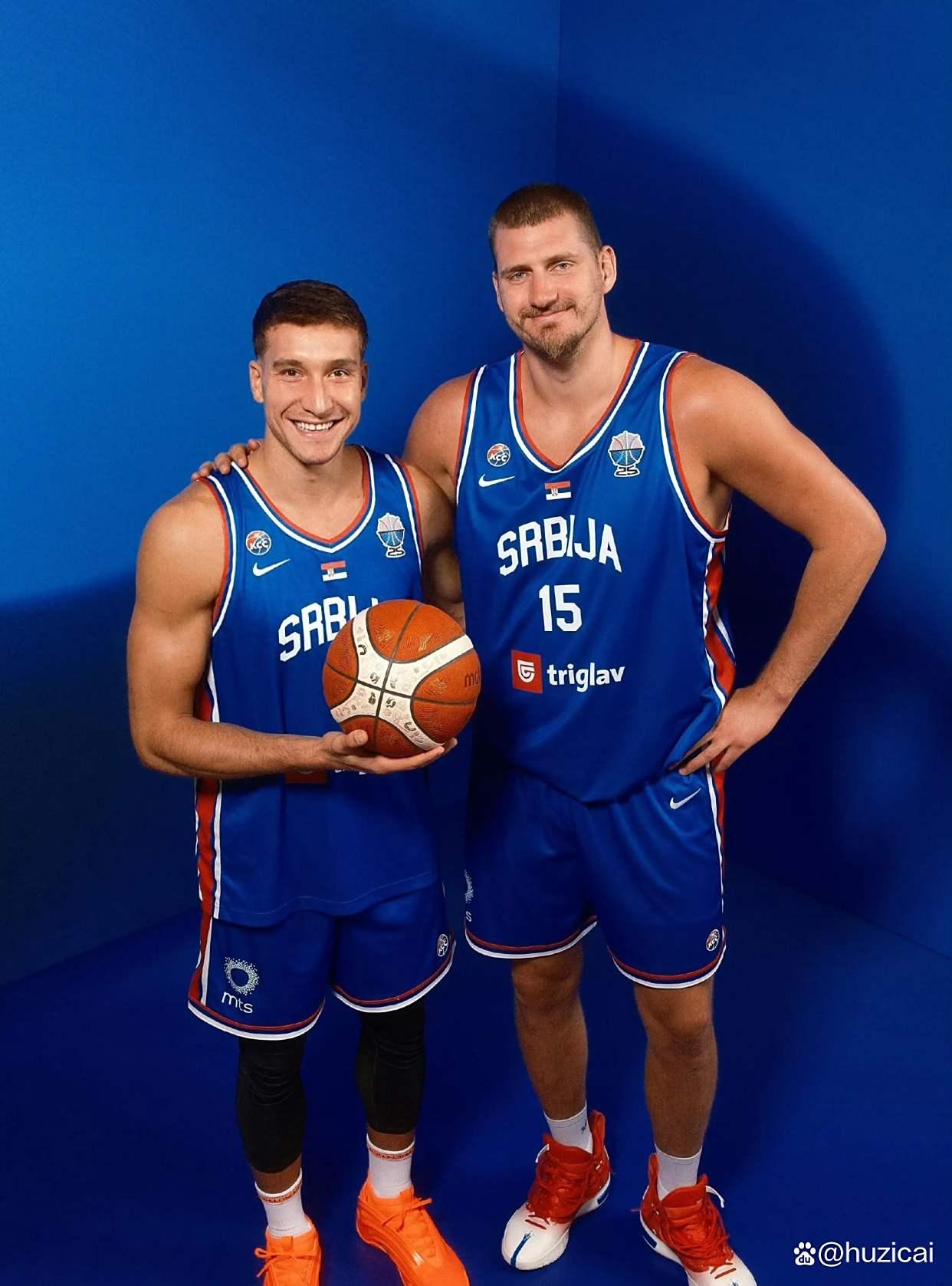 lol外服加速器-丹佛掘金训练开放日,赛后止住颓势引欢呼,欧篮联在即,年轻球员得到机会的简单介绍