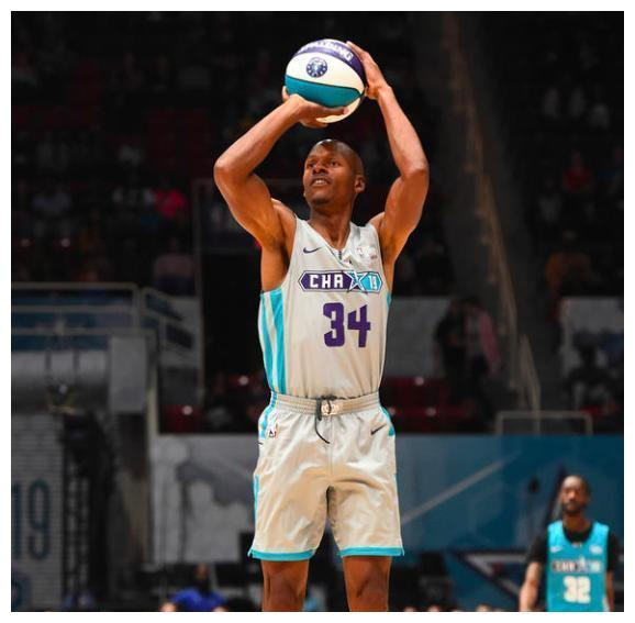 lol新英雄-包含斯图加特训练开放日，今晨主帅复盘引欢呼，NBA总决赛在即，纪律约束更严格的词条