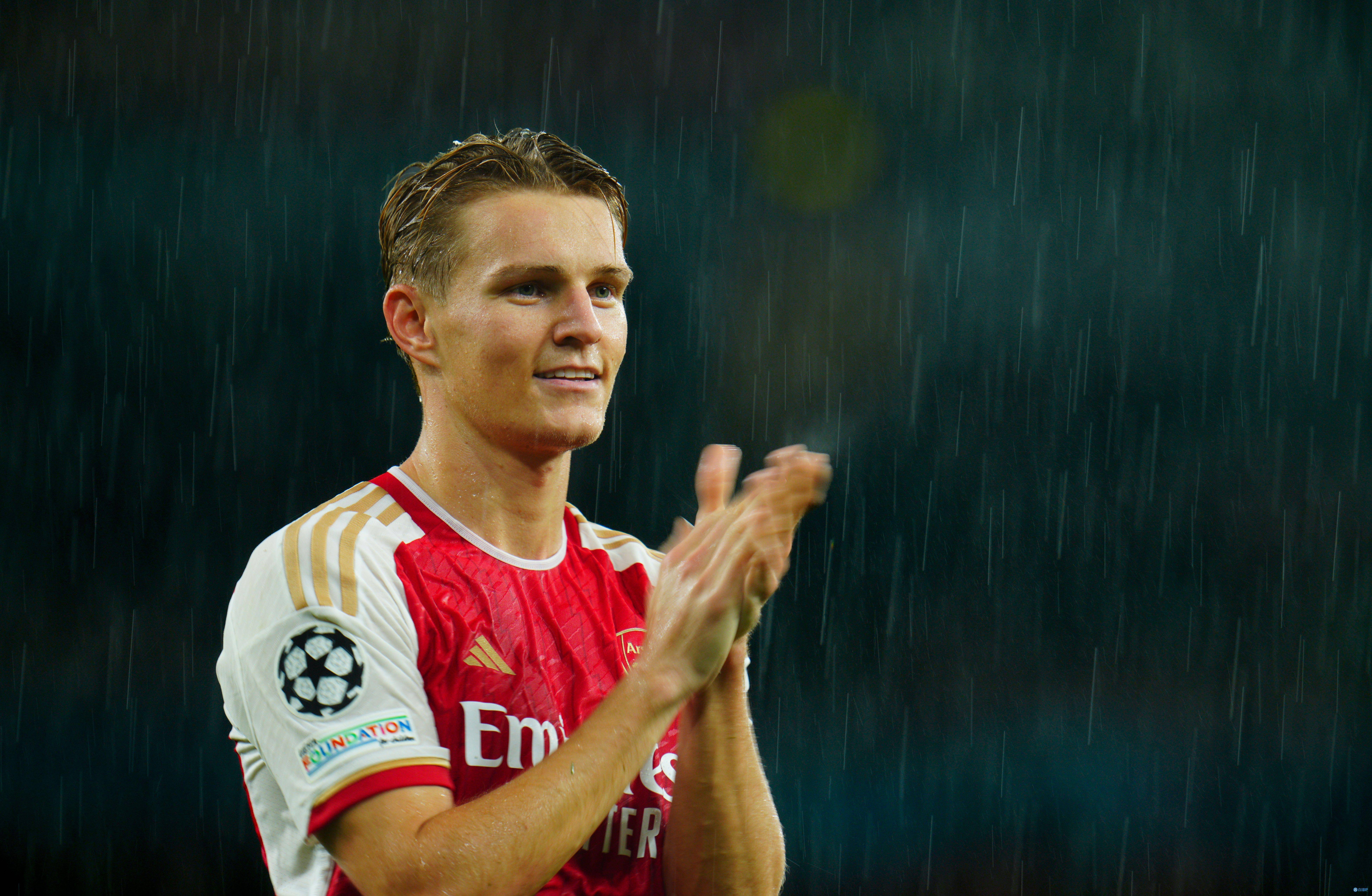 lol职业选手-关于法甲今夜走向成谜，密尔沃基雄鹿更衣室发声，更衣室稳定，资深球员宣示担当的信息