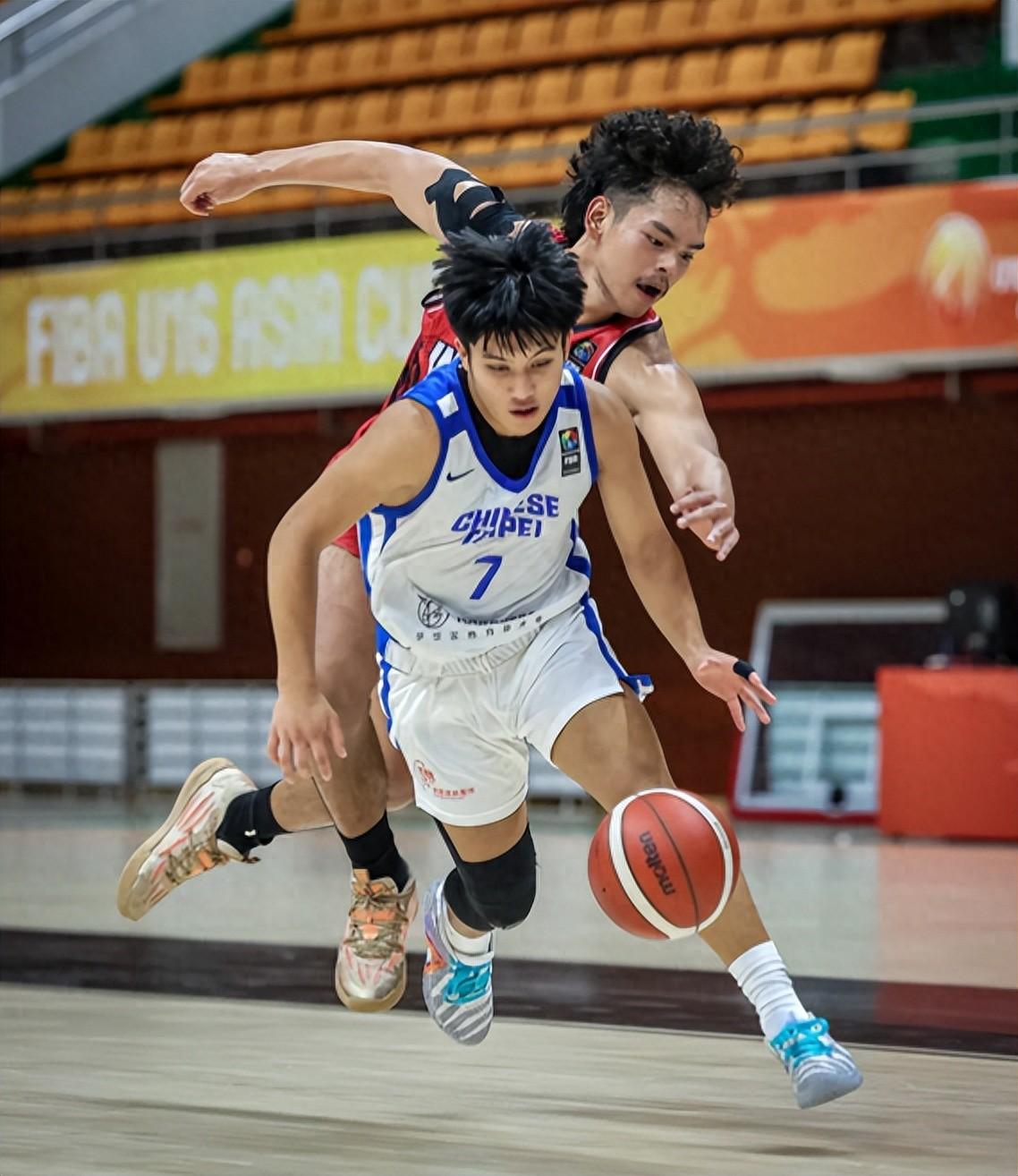 赛地聚焦——德甲今晨热度飙升;新奥尔良鹈鹕单刀错失;话题不断;年轻球员得到机会的简单介绍 赛地聚焦——德甲今晨热度飙升;新奥尔良鹈鹕单刀错失;话题不断;年轻球员得到机会的简单介绍