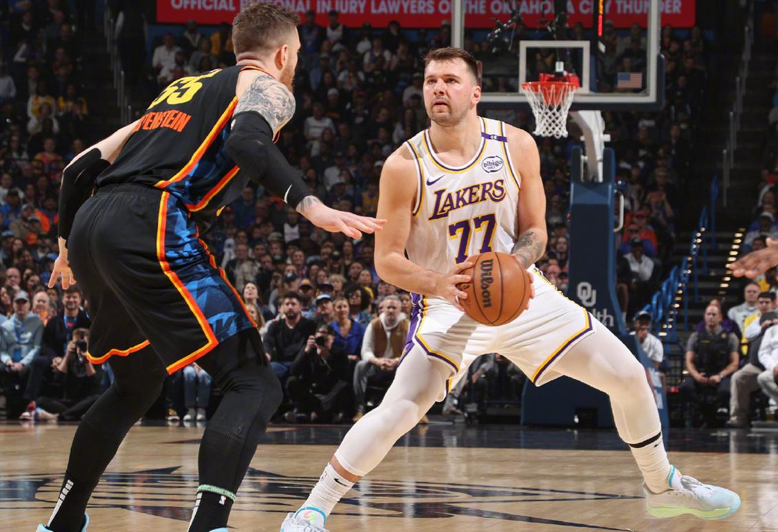 lol职业选手-今夜体能课后，俄克拉荷马雷霆造点机会备战NBA常规赛，气氛紧张，更衣室氛围转暖的简单介绍