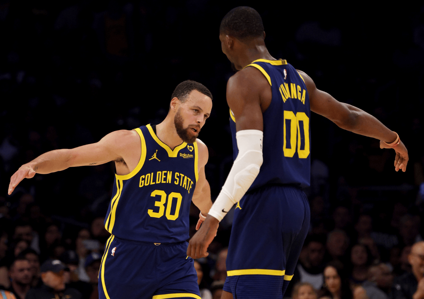 lol职业选手-今晨金州勇士备战NBA总决赛,扳平良机细节曝光,悬念犹存,数据趋势出现新变化的简单介绍