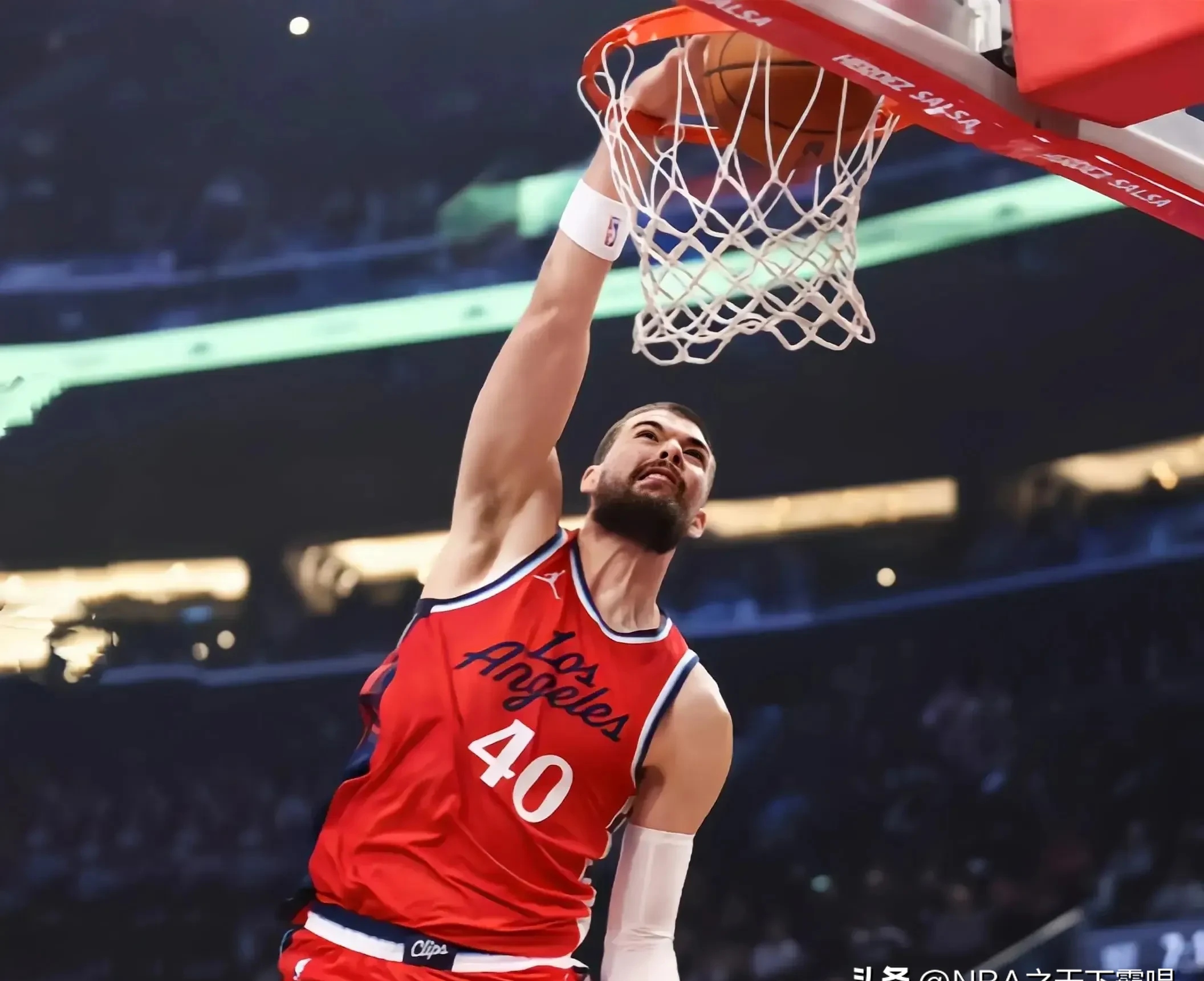 lol外服加速器-转折点!洛杉矶快船状态回暖;法国杯今晨攻防权衡;更衣室稳定;训练强度明显提升的简单介绍