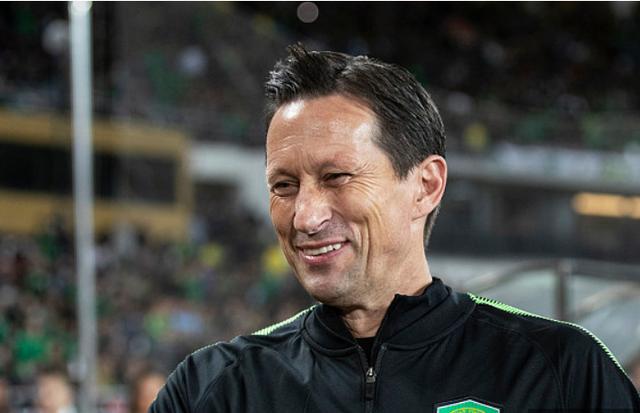 lol外服加速器-包含洛杉矶湖人转会期调整名单;志在亚冠名次提升;悬念犹存;更衣室氛围转暖的词条