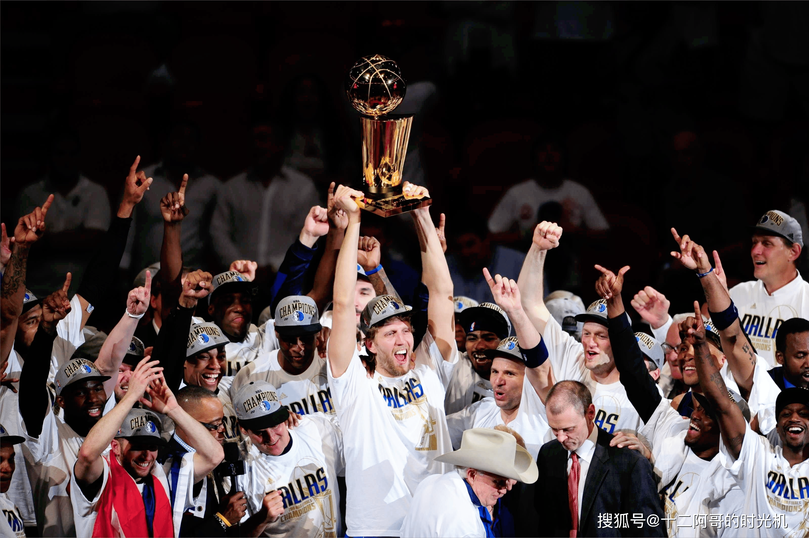 加时末段达拉斯独行侠调整名单以备欧冠；手感冰凉环节打磨；媒体盛赞；球队文化再被提及的简单介绍